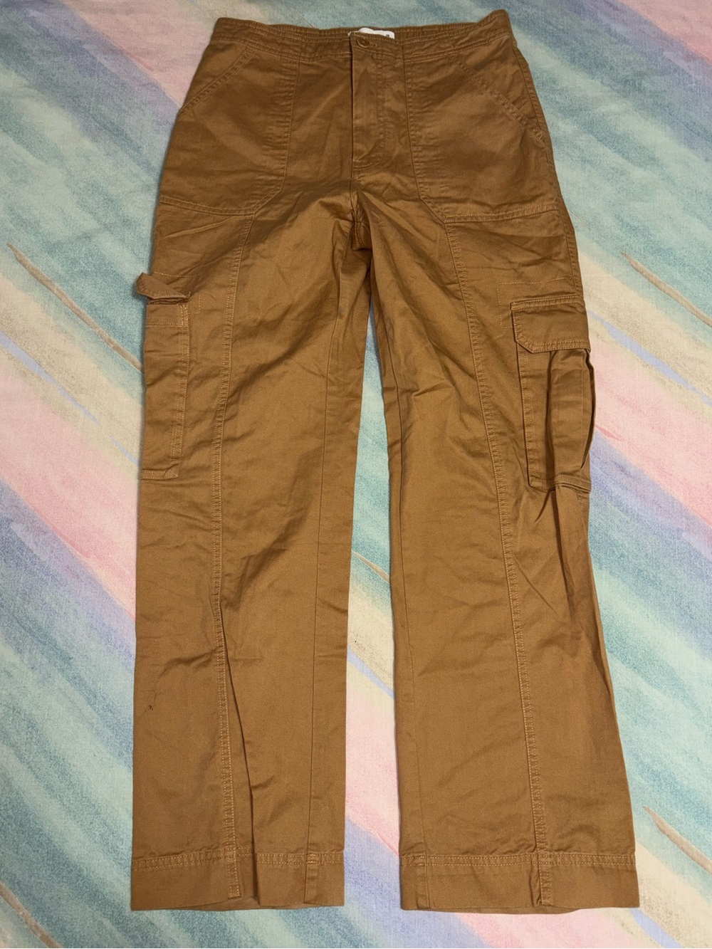 Abercrombie and Fitch tan cargo pants size 6 / 28